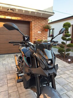 Yamaha MT09 - 9