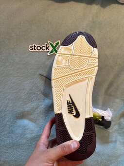 Jordan 4 - 9