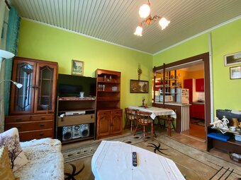 Trojizbový rodinný dom v širšom centre mesta Lučenec - 9