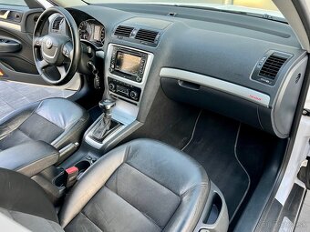 Škoda Octavia Scout 2.0 TDI 4x4 DSG alcantara - 9