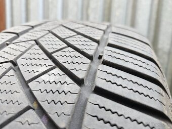Zimná sada originál BMW - 5x120 r16 + 205/60 r16 - 9