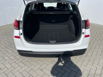 Hyundai i30 Com. 1.6CRDi 85kW 1.maj. ČR DPH - 9