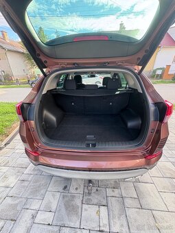 Hyundai Tucson Premium 2.0 Crdi 136 kW A/T 4x4 - 9