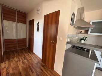 2izbovy, vlastne parkovanie, Vrakuna - 9