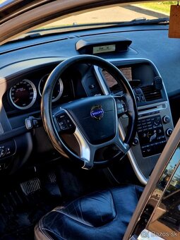 Volvo XC60 D5 (151kW) AWD - Rezervovane - 9