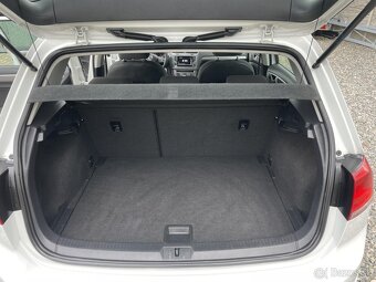 Volkswagen Golf 1.6TDi 90P SPORTLINE SERVIS 1A - 9