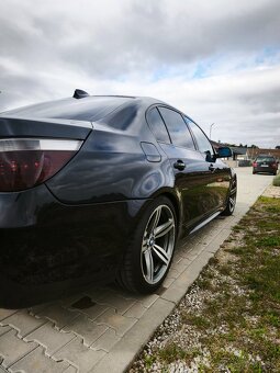 BMW E60 550i, manuál 2006 - 9