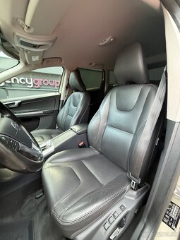 Volvo XC60 D4 AWD TOP VÝBAVA SERVIS - 9