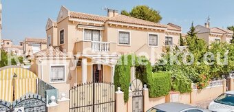 Prodej domu 4+kk s vl. parkováním a verandou AGUAS NUEVAS - 9