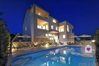 PAG/MANDRE - 2 apartmány za cenu jedného - 190m od mora - 9