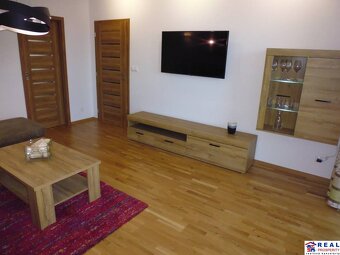 TOP ZREKONŠTRUOVANÝ + ZARIADENÝ 3-izbový byt 71 m2 + loggia, - 9