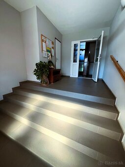 Pekný, slnečný 3 izbový byt, obec Pukanec - 9