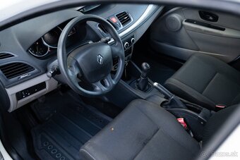 Renault Megane 1.6i M5 - 9