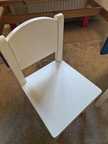 Detský rastúci stolík + 2 detské IKEA stoličky. - 9