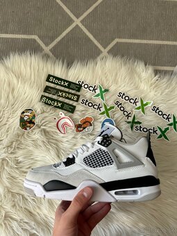 Jordan 4 - 9
