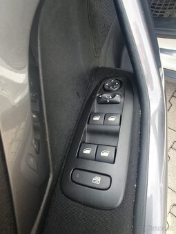 Peugeot 2008 STYLE, 1,2 - 9