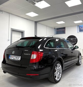 Skoda Superb Combi 2.0TDI 4x4 Xenon/R18 - 9