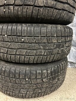 Zimne pneu Continental 215/60R16 - 9