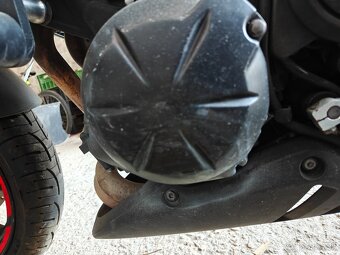 Kawasaki ER6N - 9