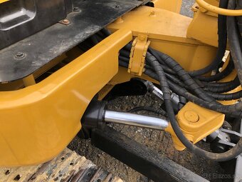 Pásový báger CAT 304Ccr. - 9