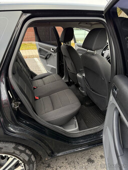 Ford Focus Combi 2.0 16V Duratech Ghia - 9