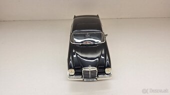 1:18 MERCEDES-BENZ 300 SE - 9