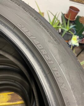 Yokohama 285/40 R21 letné - 9