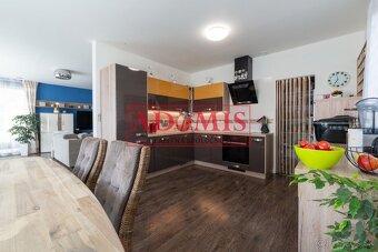 predám 8-izbový priestraný rodinný dom, úžitková plocha 473 - 9