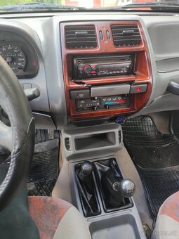 Nissan Terrano II - 9