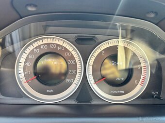 Volvo XC60 2.4 D5 158kw WEBASTO - 9