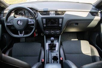 Škoda Octavia Combi 2.0 TFSI RS - 9