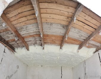 Striekaná izolácia, Zateplenie pur penou - 9