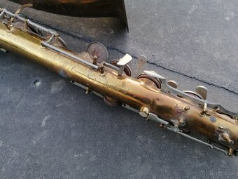 Predám starožitný saxofón Santoni Giglio Pare - 9