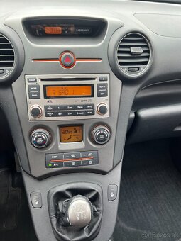 Predám KIA Carens III 2.0 CRDi - 7.miestne + 17" ALU sada - 9