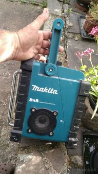Makita rádio stavebné ,alebo do záhrady - 9
