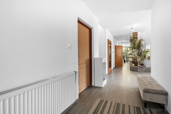 Na predaj 6 izbový RD v centre Dunajskej Lužnej - 9