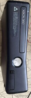Predám tuto hernú xbox 360 s konzolu - 9