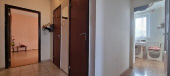 NOVINKA I TICHÝ 4i. BYT S LOGGIOU A S GARÁŽOU / BRATISLAVA. - 9