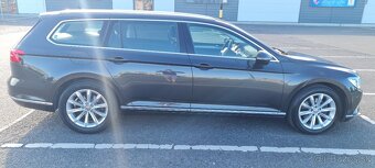 Volkswagen Passat Variant Highline 2.0 TDi - 9
