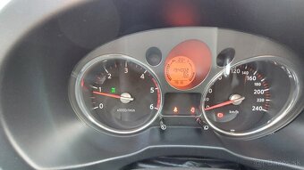 Predám Nisan X-Trail 4x4 - 9