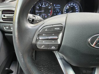 Hyundai i30 CW 1.5 T-GDi mHEV Family DCT - 9