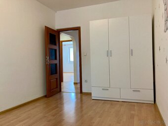 Kompletne prerobený 3-izbový byt na prenájom, Komárno - 9