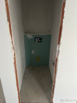 Skolaudovaný - 4 izbový RD - 270m2 záhrada - 9