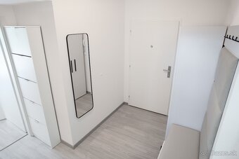 Slnečný 2-izbový byt – Kamence, 80m2 predzáhradka - 9