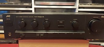 Predám zosilovače Denon a JVC - 9