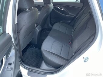 Hyundai i30 CW 1.6 CRDi Family - 9