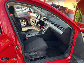 Volkswagen Passat Variant 1.6 TDi DSG Comfortline - 9