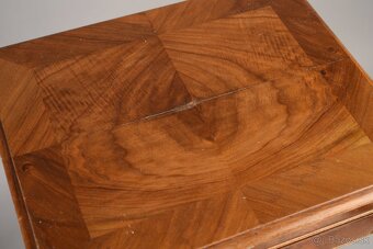 šijací stolík - 9