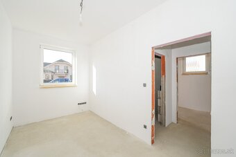 ŠAMORÍN, Nadštandardný priestranný 5-izbový rodinný dom - 9