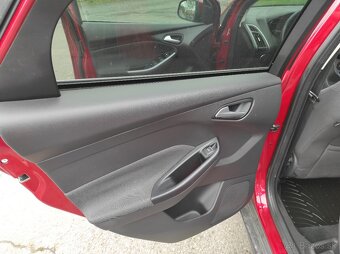 Ford Focus 1,6 benzín turbo - 9